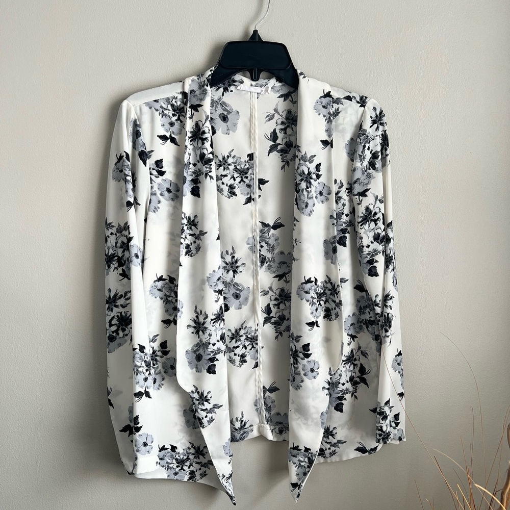 Lush Black Grey White floral open blouse cardigan size M